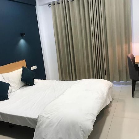 فندق Hooliv 7 Avenues G Block بونة المظهر الخارجي الصورة